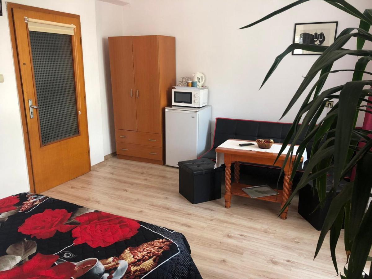 Guest House Liliya Sozopol Exterior photo