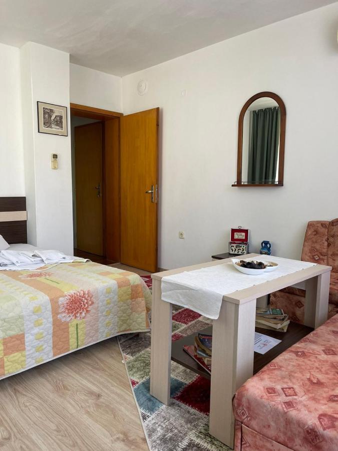 Guest House Liliya Sozopol Exterior photo