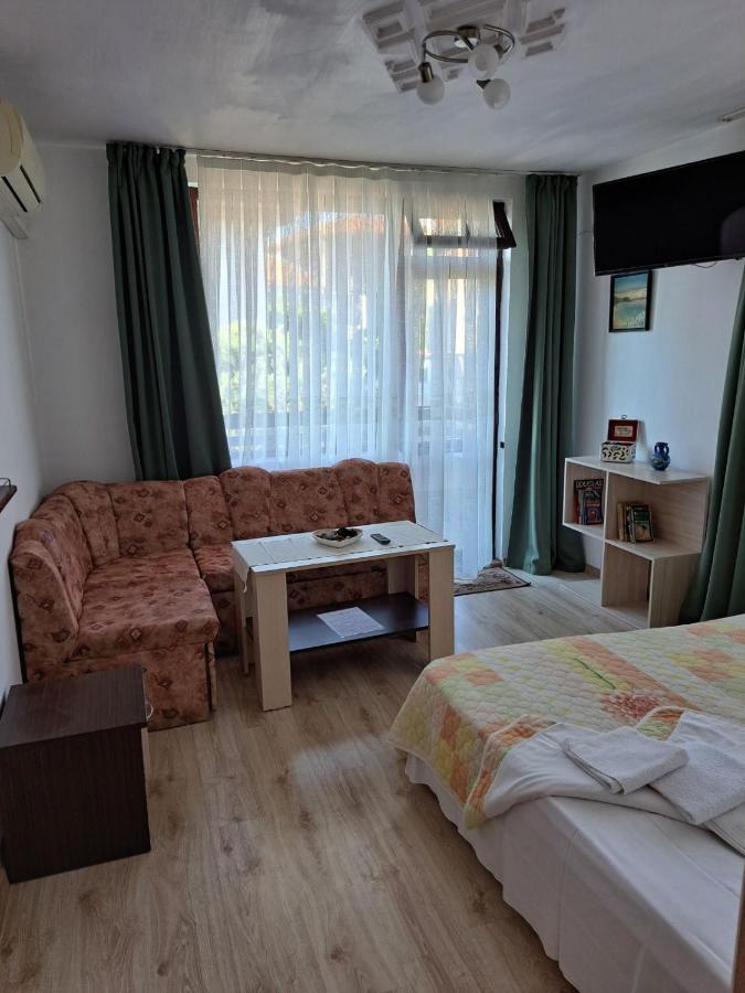 Guest House Liliya Sozopol Exterior photo